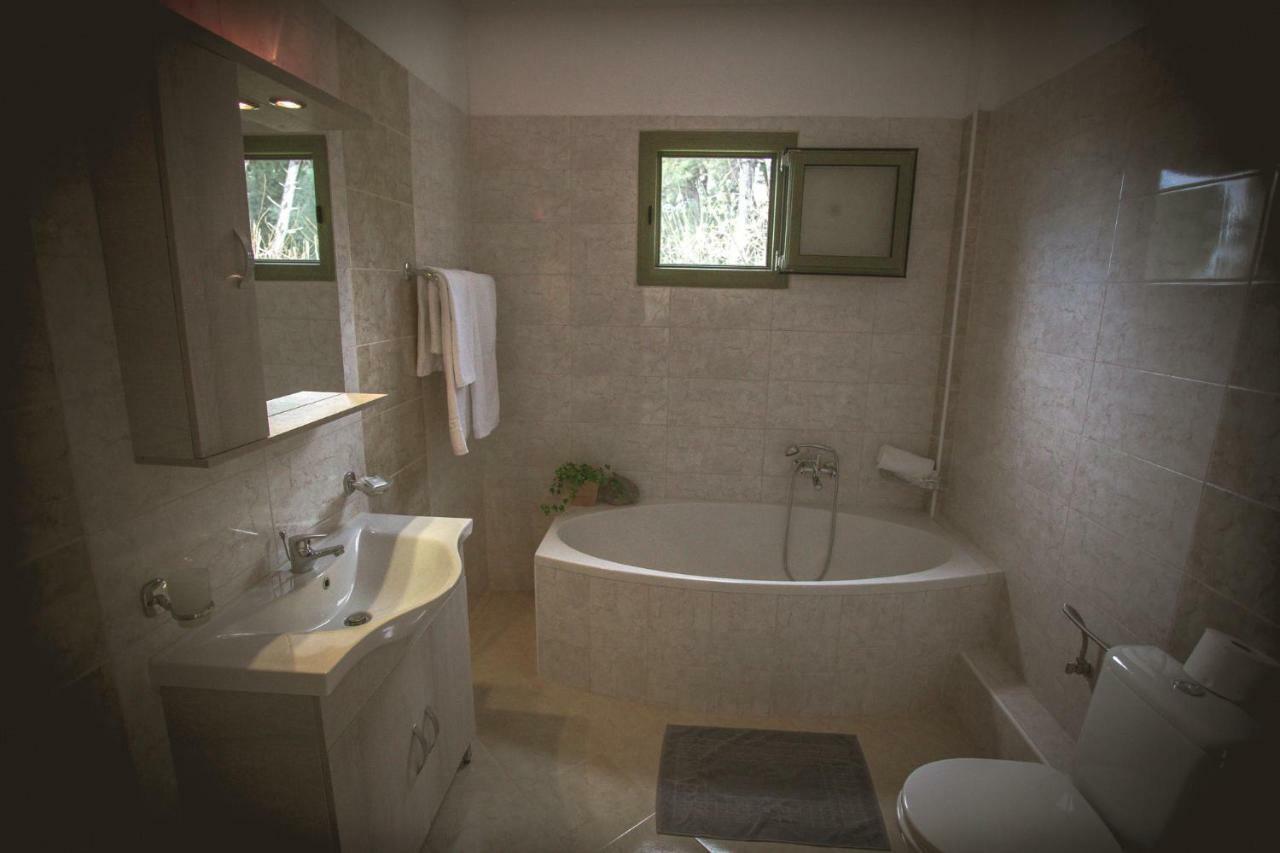 Hotel Marathia Arta Bagian luar foto