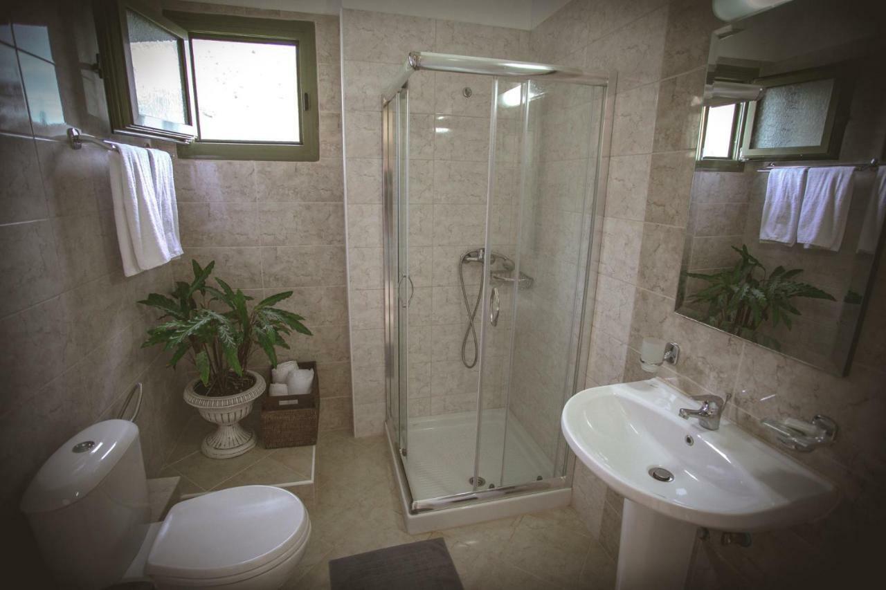 Hotel Marathia Arta Bagian luar foto