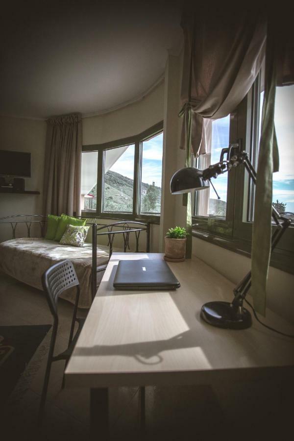 Hotel Marathia Arta Bagian luar foto